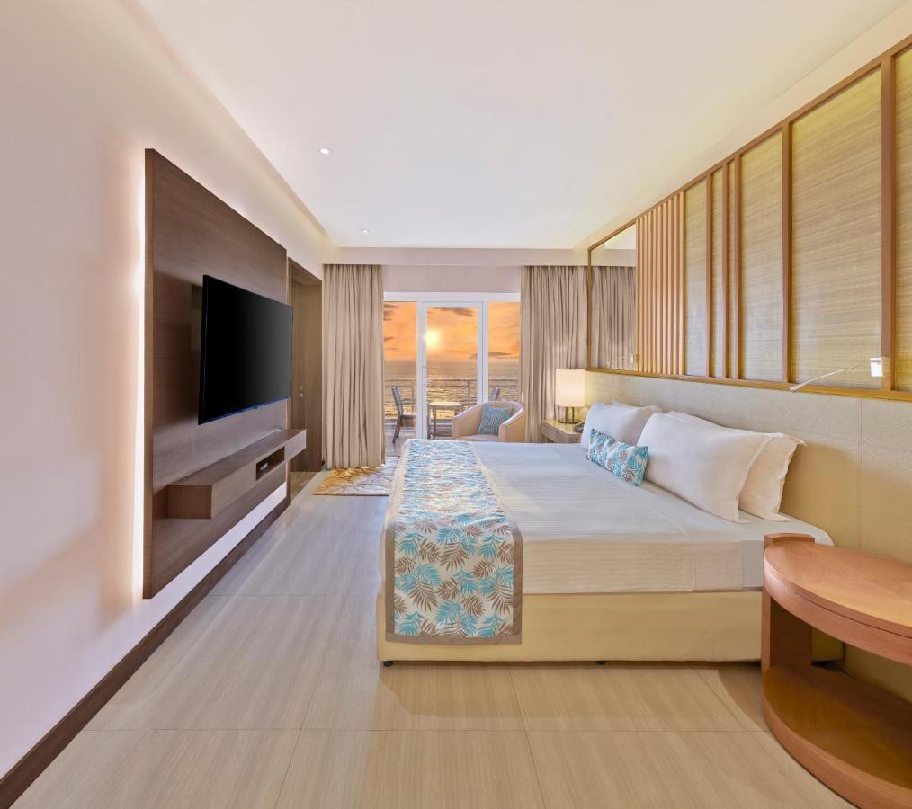 सहारा The 4*